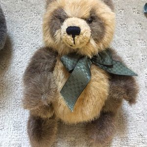 Boyd’s Bears raccoon